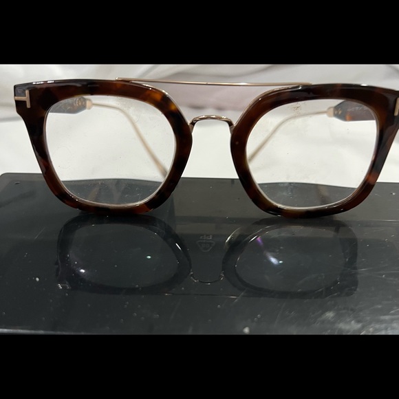 Prescribed brownTom Ford - Picture 3 of 10